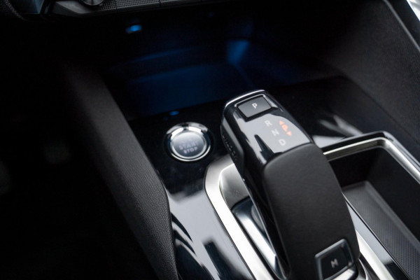 Peugeot 3008 1.2 PureTech Allure |Prijs rijklaar incl 12 mnd garantie| Navi Camera Blind spot
