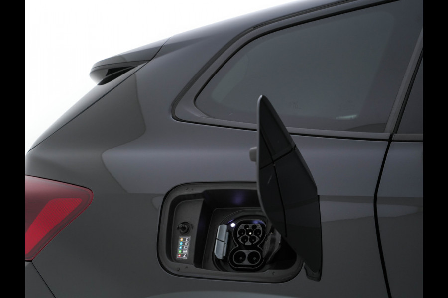 BMW iX1 xDrive30 Launch Edition 67 kWh [ 3-Fase-11kW ] {SOH-100%} (INCL-BTW) Aut. *FULL-LED | DIGI-COCKPIT | DAB+ | NAVI-FULLMAP | PRIVACYGLASS | COMFORTSEATS | ECC | PDC | CRUISE | 18''ALU*