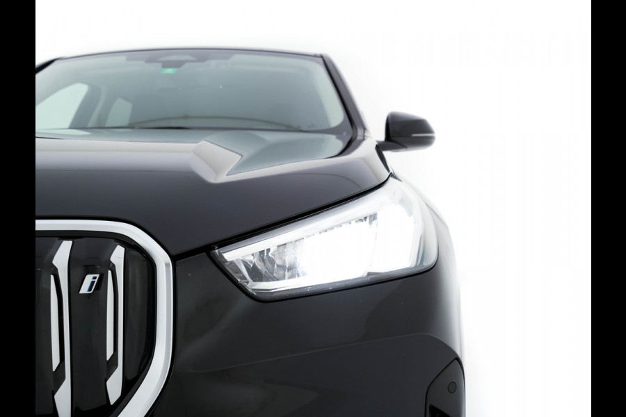 BMW iX1 xDrive30 Launch Edition 67 kWh [ 3-Fase-11kW ] {SOH-100%} (INCL-BTW) Aut. *FULL-LED | DIGI-COCKPIT | DAB+ | NAVI-FULLMAP | PRIVACYGLASS | COMFORTSEATS | ECC | PDC | CRUISE | 18''ALU*