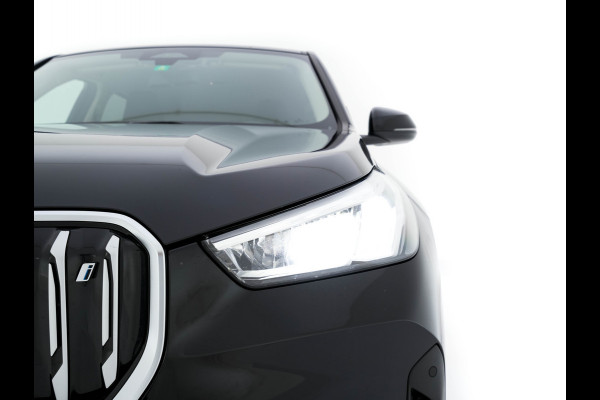 BMW iX1 xDrive30 Launch Edition 67 kWh [ 3-Fase-11kW ] {SOH-100%} (INCL-BTW) Aut. *FULL-LED | DIGI-COCKPIT | DAB+ | NAVI-FULLMAP | PRIVACYGLASS | COMFORTSEATS | ECC | PDC | CRUISE | 18''ALU*