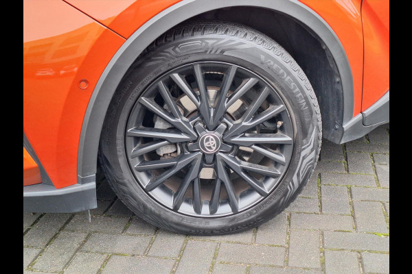 Toyota C-HR 2.0 Hybrid Launch Edition | Leer, Dodehoekherkenning, Parkeersensoren, Stoel + Stuurverwarming, Bi-Tone