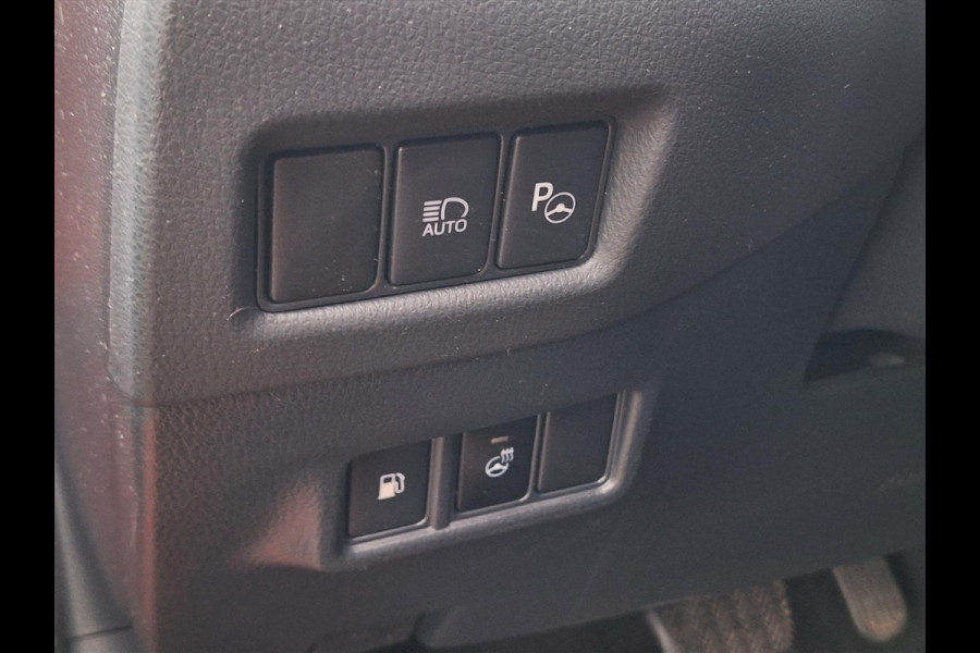 Toyota C-HR 2.0 Hybrid Launch Edition | Leer, Dodehoekherkenning, Parkeersensoren, Stoel + Stuurverwarming, Bi-Tone