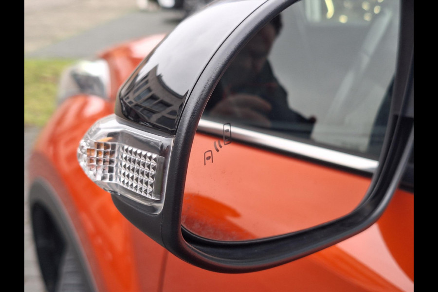 Toyota C-HR 2.0 Hybrid Launch Edition | Leer, Dodehoekherkenning, Parkeersensoren, Stoel + Stuurverwarming, Bi-Tone