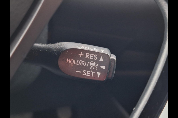 Toyota C-HR 2.0 Hybrid Launch Edition | Leer, Dodehoekherkenning, Parkeersensoren, Stoel + Stuurverwarming, Bi-Tone