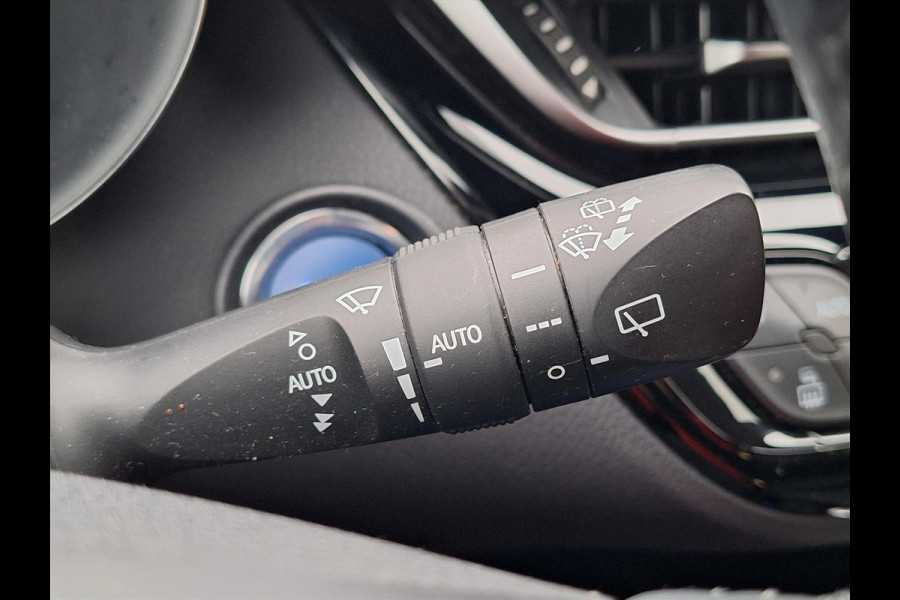 Toyota C-HR 2.0 Hybrid Launch Edition | Leer, Dodehoekherkenning, Parkeersensoren, Stoel + Stuurverwarming, Bi-Tone
