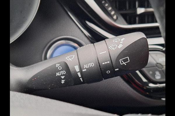 Toyota C-HR 2.0 Hybrid Launch Edition | Leer, Dodehoekherkenning, Parkeersensoren, Stoel + Stuurverwarming, Bi-Tone