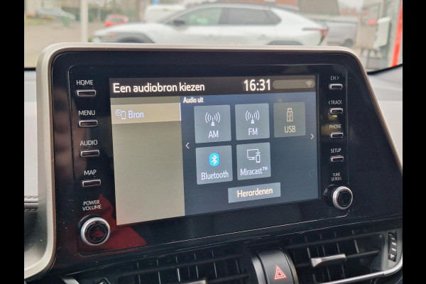 Toyota C-HR 2.0 Hybrid Launch Edition | Leer, Dodehoekherkenning, Parkeersensoren, Stoel + Stuurverwarming, Bi-Tone