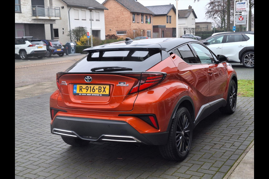 Toyota C-HR 2.0 Hybrid Launch Edition | Leer, Dodehoekherkenning, Parkeersensoren, Stoel + Stuurverwarming, Bi-Tone