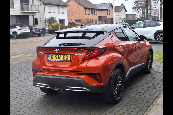 Toyota C-HR 2.0 Hybrid Launch Edition | Leer, Dodehoekherkenning, Parkeersensoren, Stoel + Stuurverwarming, Bi-Tone