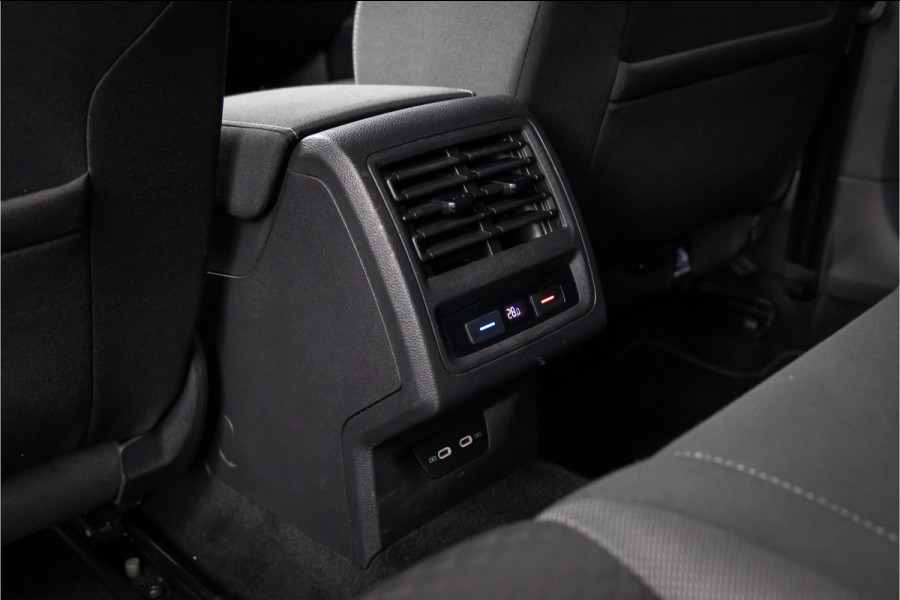 Volkswagen Golf 2.0 TDI Life LED-Privacy