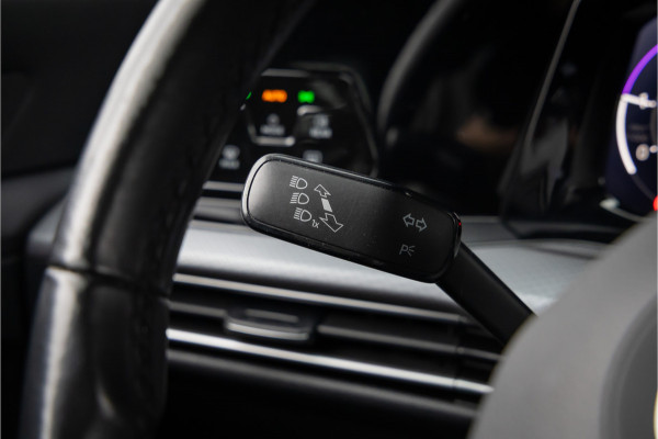 Volkswagen Golf 2.0 TDI Life LED-Privacy