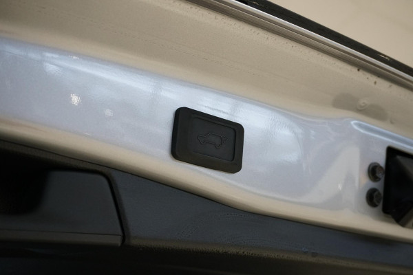 Toyota RAV4 2.5 Plug-in Hybrid AWD Bi-Tone Plus + DODEHOEK / JBL / 360 CAMERA