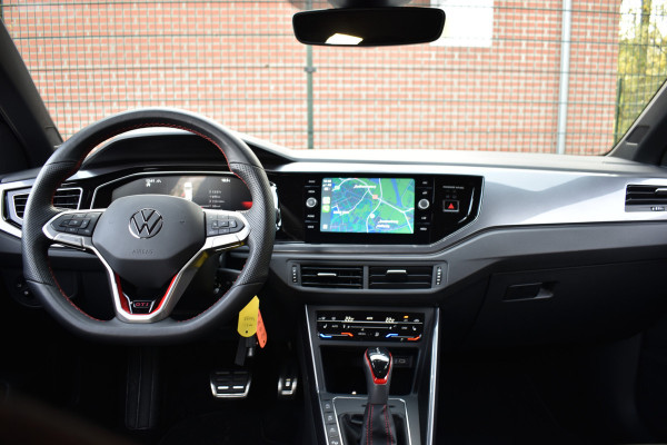 Volkswagen Polo 2.0 TSI GTI TSI 210PK DSG GTI-SPORT IQ-LIGHT/PDC/CARPLAY FABRIEKS GARANTIE