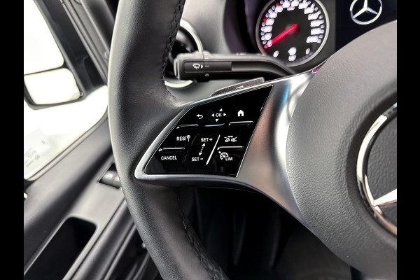 Mercedes-Benz Sprinter 319 1.9 Pro L2H1 3500kg trekhaak Distronic Navigatie Led Stoelverwarming Comfortstoel Betimmering