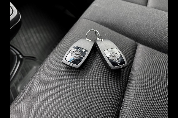 Mercedes-Benz Sprinter 319 1.9 Pro L2H1 3500kg trekhaak Distronic Navigatie Led Stoelverwarming Comfortstoel Betimmering