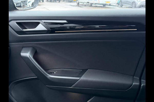 Volkswagen T-Roc 1.5 TSI Sport Business R BLACK EDITION