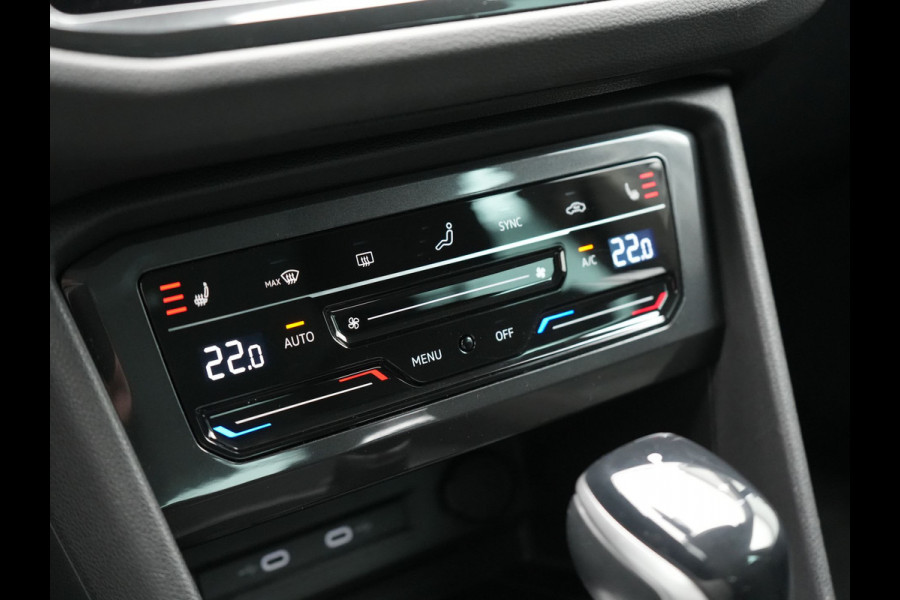 Volkswagen Tiguan 1.4 TSI eHybrid Elegance Plug In Hybrid 245pk Dealer O.H. PHEV | Trekhaak Af Fabriek | Adaptive Cruise | Head Up | Camera | Alcantara Comfortstoelen Verwarmd | Sfeerverlichting | IQ Light | Apple Carplay | Virtual | Blis | Navigatie | DAB |