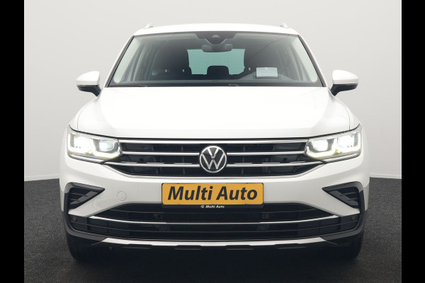 Volkswagen Tiguan 1.4 TSI eHybrid Elegance Plug In Hybrid 245pk Dealer O.H. PHEV | Trekhaak Af Fabriek | Adaptive Cruise | Head Up | Camera | Alcantara Comfortstoelen Verwarmd | Sfeerverlichting | IQ Light | Apple Carplay | Virtual | Blis | Navigatie | DAB |