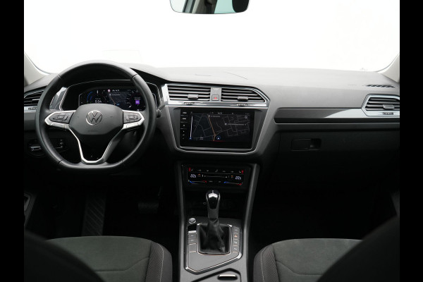 Volkswagen Tiguan 1.4 TSI eHybrid Elegance Plug In Hybrid 245pk Dealer O.H. PHEV | Trekhaak Af Fabriek | Adaptive Cruise | Head Up | Camera | Alcantara Comfortstoelen Verwarmd | Sfeerverlichting | IQ Light | Apple Carplay | Virtual | Blis | Navigatie | DAB |