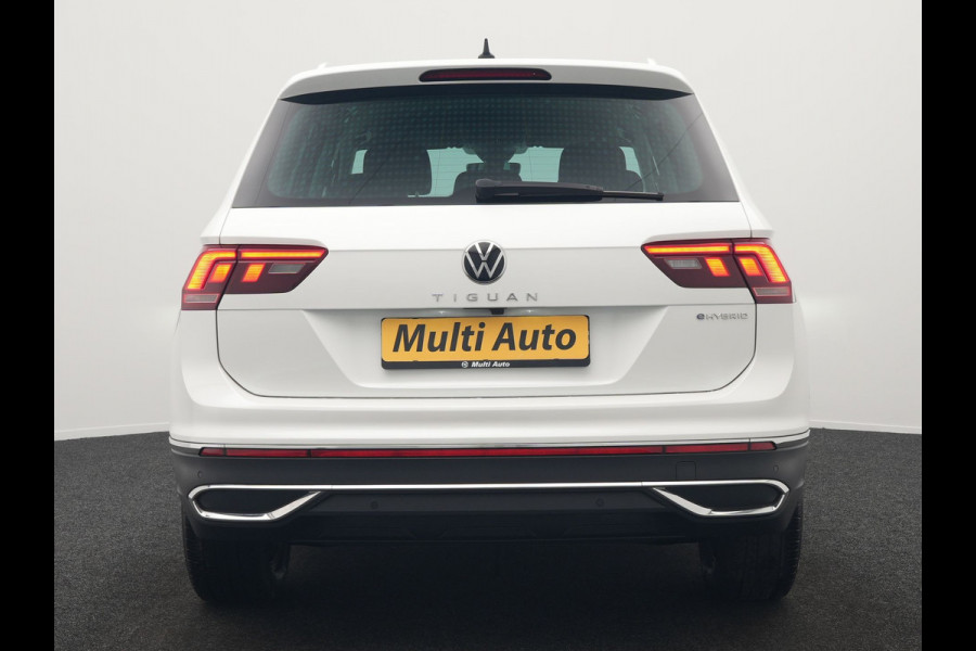 Volkswagen Tiguan 1.4 TSI eHybrid Elegance Plug In Hybrid 245pk Dealer O.H. PHEV | Trekhaak Af Fabriek | Adaptive Cruise | Head Up | Camera | Alcantara Comfortstoelen Verwarmd | Sfeerverlichting | IQ Light | Apple Carplay | Virtual | Blis | Navigatie | DAB |