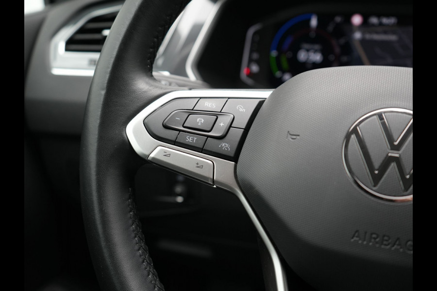 Volkswagen Tiguan 1.4 TSI eHybrid Elegance Plug In Hybrid 245pk Dealer O.H. PHEV | Trekhaak Af Fabriek | Adaptive Cruise | Head Up | Camera | Alcantara Comfortstoelen Verwarmd | Sfeerverlichting | IQ Light | Apple Carplay | Virtual | Blis | Navigatie | DAB |