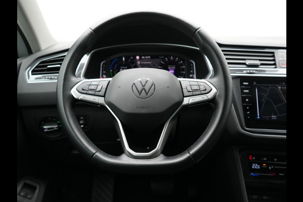 Volkswagen Tiguan 1.4 TSI eHybrid Elegance Plug In Hybrid 245pk Dealer O.H. PHEV | Trekhaak Af Fabriek | Adaptive Cruise | Head Up | Camera | Alcantara Comfortstoelen Verwarmd | Sfeerverlichting | IQ Light | Apple Carplay | Virtual | Blis | Navigatie | DAB |