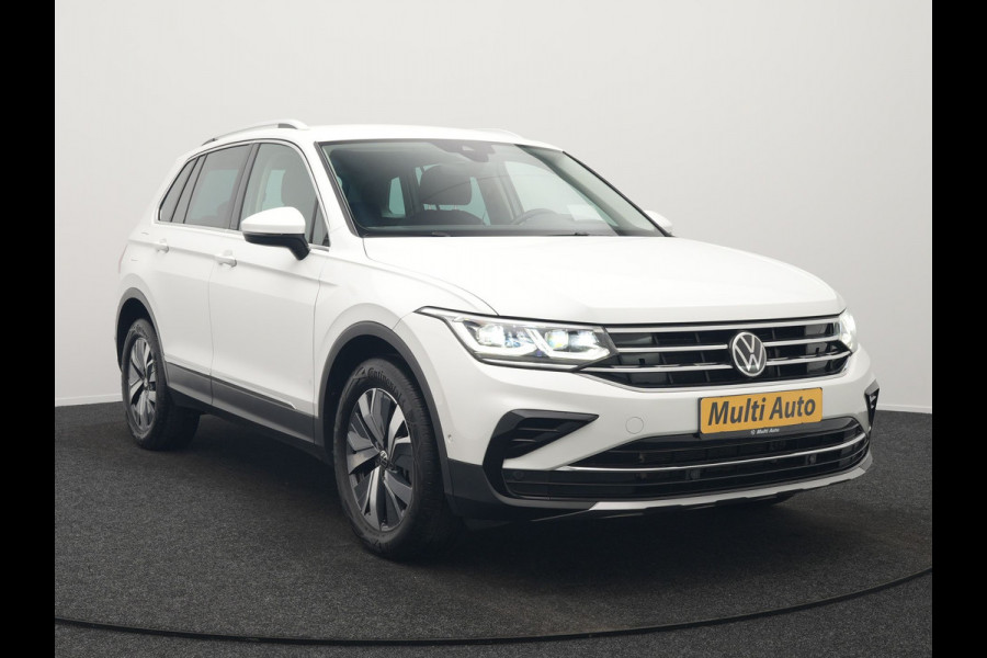 Volkswagen Tiguan 1.4 TSI eHybrid Elegance Plug In Hybrid 245pk Dealer O.H. PHEV | Trekhaak Af Fabriek | Adaptive Cruise | Head Up | Camera | Alcantara Comfortstoelen Verwarmd | Sfeerverlichting | IQ Light | Apple Carplay | Virtual | Blis | Navigatie | DAB |