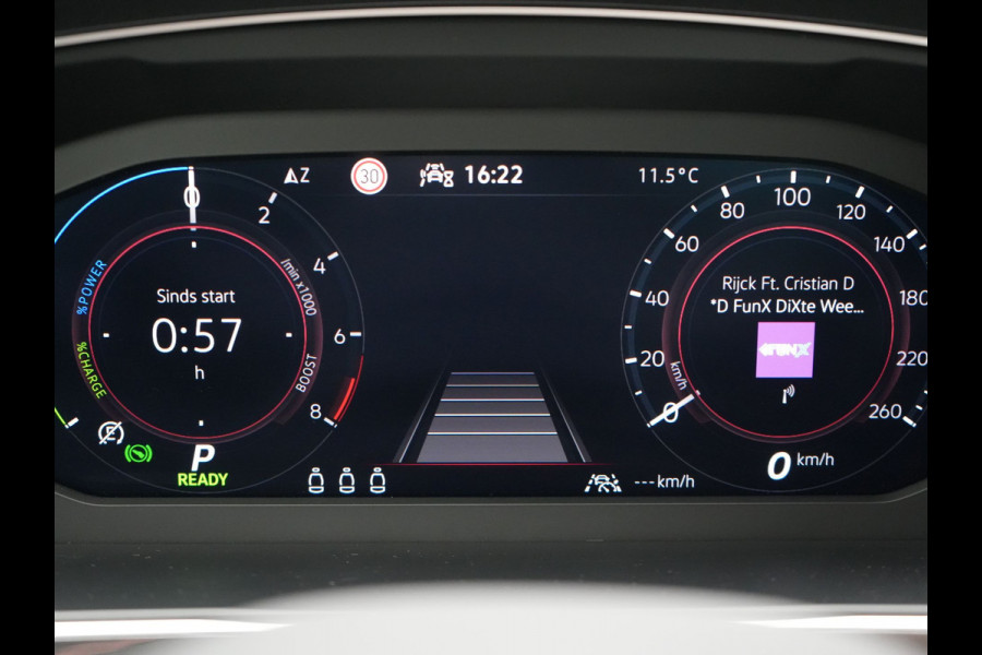 Volkswagen Tiguan 1.4 TSI eHybrid Elegance Plug In Hybrid 245pk Dealer O.H. PHEV | Trekhaak Af Fabriek | Adaptive Cruise | Head Up | Camera | Alcantara Comfortstoelen Verwarmd | Sfeerverlichting | IQ Light | Apple Carplay | Virtual | Blis | Navigatie | DAB |