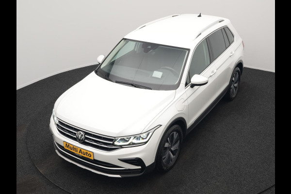 Volkswagen Tiguan 1.4 TSI eHybrid Elegance Plug In Hybrid 245pk Dealer O.H. PHEV | Trekhaak Af Fabriek | Adaptive Cruise | Head Up | Camera | Alcantara Comfortstoelen Verwarmd | Sfeerverlichting | IQ Light | Apple Carplay | Virtual | Blis | Navigatie | DAB |