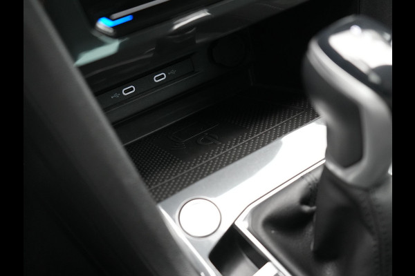 Volkswagen Tiguan 1.4 TSI eHybrid Elegance Plug In Hybrid 245pk Dealer O.H. PHEV | Trekhaak Af Fabriek | Adaptive Cruise | Head Up | Camera | Alcantara Comfortstoelen Verwarmd | Sfeerverlichting | IQ Light | Apple Carplay | Virtual | Blis | Navigatie | DAB |