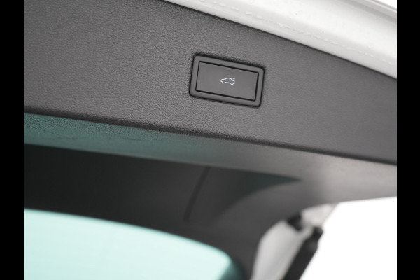 Volkswagen Tiguan 1.4 TSI eHybrid Elegance Plug In Hybrid 245pk Dealer O.H. PHEV | Trekhaak Af Fabriek | Adaptive Cruise | Head Up | Camera | Alcantara Comfortstoelen Verwarmd | Sfeerverlichting | IQ Light | Apple Carplay | Virtual | Blis | Navigatie | DAB |