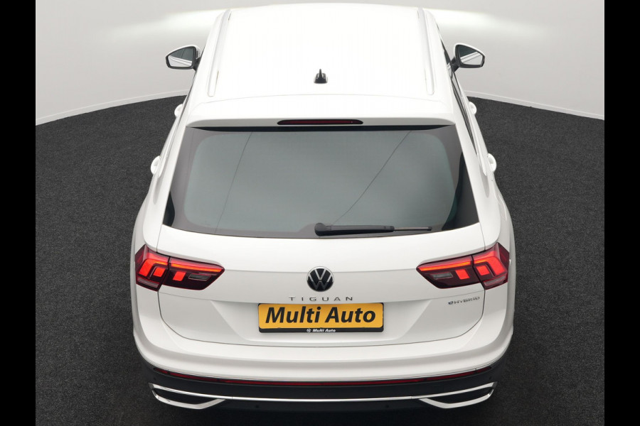 Volkswagen Tiguan 1.4 TSI eHybrid Elegance Plug In Hybrid 245pk Dealer O.H. PHEV | Trekhaak Af Fabriek | Adaptive Cruise | Head Up | Camera | Alcantara Comfortstoelen Verwarmd | Sfeerverlichting | IQ Light | Apple Carplay | Virtual | Blis | Navigatie | DAB |