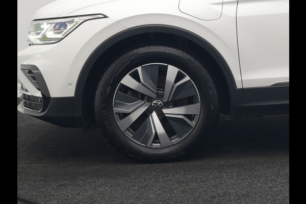 Volkswagen Tiguan 1.4 TSI eHybrid Elegance Plug In Hybrid 245pk Dealer O.H. PHEV | Trekhaak Af Fabriek | Adaptive Cruise | Head Up | Camera | Alcantara Comfortstoelen Verwarmd | Sfeerverlichting | IQ Light | Apple Carplay | Virtual | Blis | Navigatie | DAB |