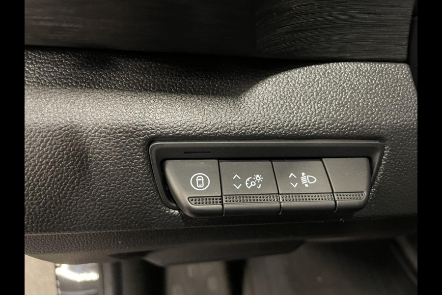 Renault Trafic 2.0 DCi 150pk T30 L2H1 Advance Navigatie Airco Lichtmetalen velgen Betimmering Trekhaak Camera Parkeer sensoren Dab