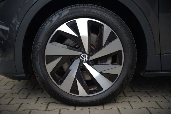 Volkswagen ID.4 First 77 kWh | Stoelverwarming | Stuurverwarming | Trekhaak | Warmtepomp | Adaptive Cruise Control | Navigatie | Apple Carplay | Keyless | Camera | Parkersensoren |