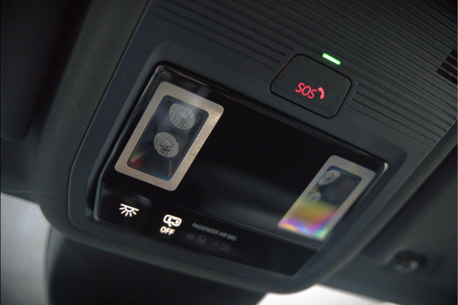 Volkswagen ID.4 First 77 kWh | Stoelverwarming | Stuurverwarming | Trekhaak | Warmtepomp | Adaptive Cruise Control | Navigatie | Apple Carplay | Keyless | Camera | Parkersensoren |