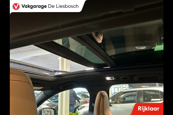 Volvo XC60 2.0 T8 Twin Engine AWD Momentum Pro Inscription /Panorama-dak / pilot assist / trekhaak / leder / Apple carplay