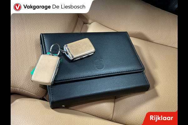 Volvo XC60 2.0 T8 Twin Engine AWD Momentum Pro Inscription /Panorama-dak / pilot assist / trekhaak / leder / Apple carplay