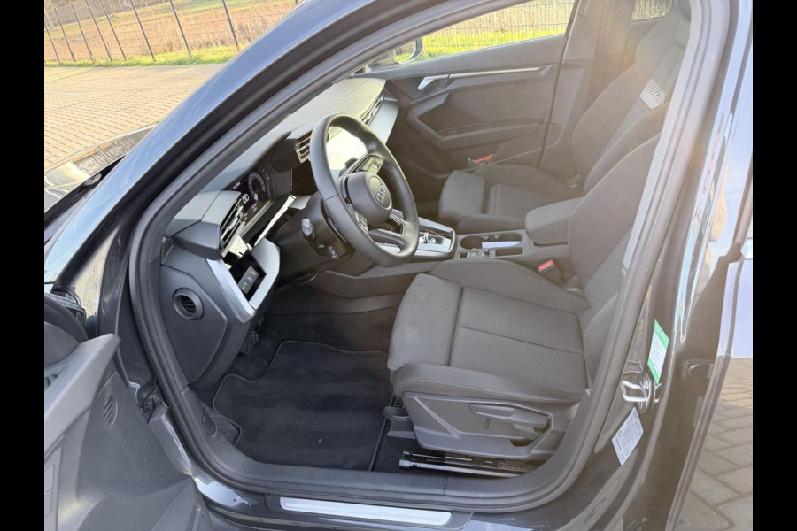 Audi A3 Sportback 30 TFSI Advanced edition | Sport Stoelen | Carplay | PDC | 1e Eigenaar