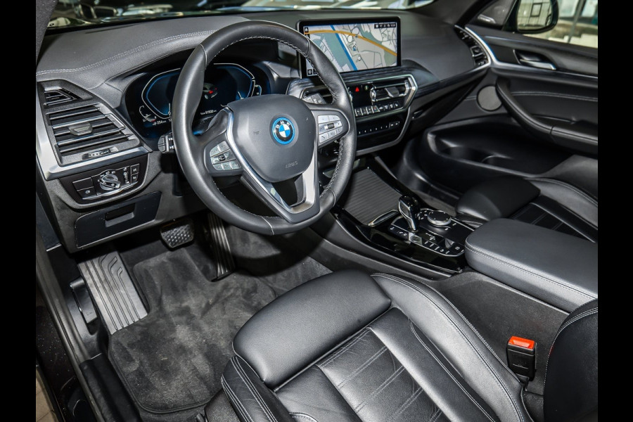 BMW X3 xDrive30e ** LED, LEDER, NAVI+, ACC, PANORAMA, TREKH, HuD, 20-inch LMV ** 1e EIG - UNFALLFREI - BMW ONDERH ** ** INFORMEER OOK NAAR ONZE AANTREKKELIJKE FINANCIAL-LEASE TARIEVEN **