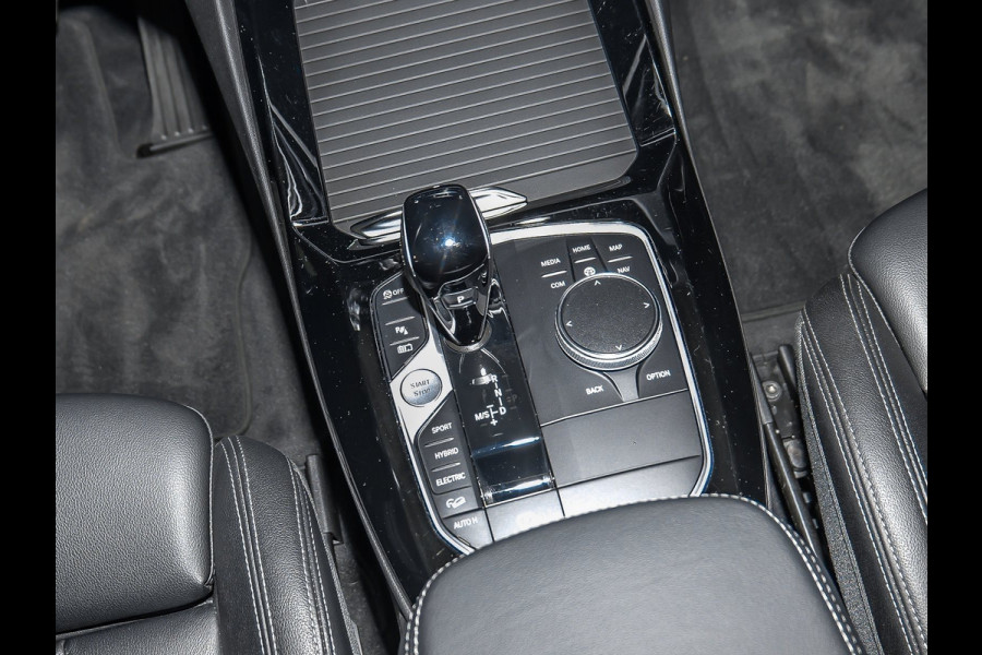 BMW X3 xDrive30e ** LED, LEDER, NAVI+, ACC, PANORAMA, TREKH, HuD, 20-inch LMV ** 1e EIG - UNFALLFREI - BMW ONDERH ** ** INFORMEER OOK NAAR ONZE AANTREKKELIJKE FINANCIAL-LEASE TARIEVEN **