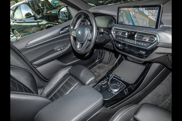 BMW X3 xDrive30e ** LED, LEDER, NAVI+, ACC, PANORAMA, TREKH, HuD, 20-inch LMV ** 1e EIG - UNFALLFREI - BMW ONDERH ** ** INFORMEER OOK NAAR ONZE AANTREKKELIJKE FINANCIAL-LEASE TARIEVEN **