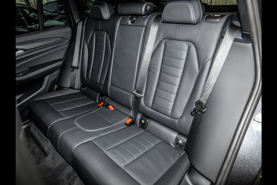 BMW X3 xDrive30e ** LED, LEDER, NAVI+, ACC, PANORAMA, TREKH, HuD, 20-inch LMV ** 1e EIG - UNFALLFREI - BMW ONDERH ** ** INFORMEER OOK NAAR ONZE AANTREKKELIJKE FINANCIAL-LEASE TARIEVEN **