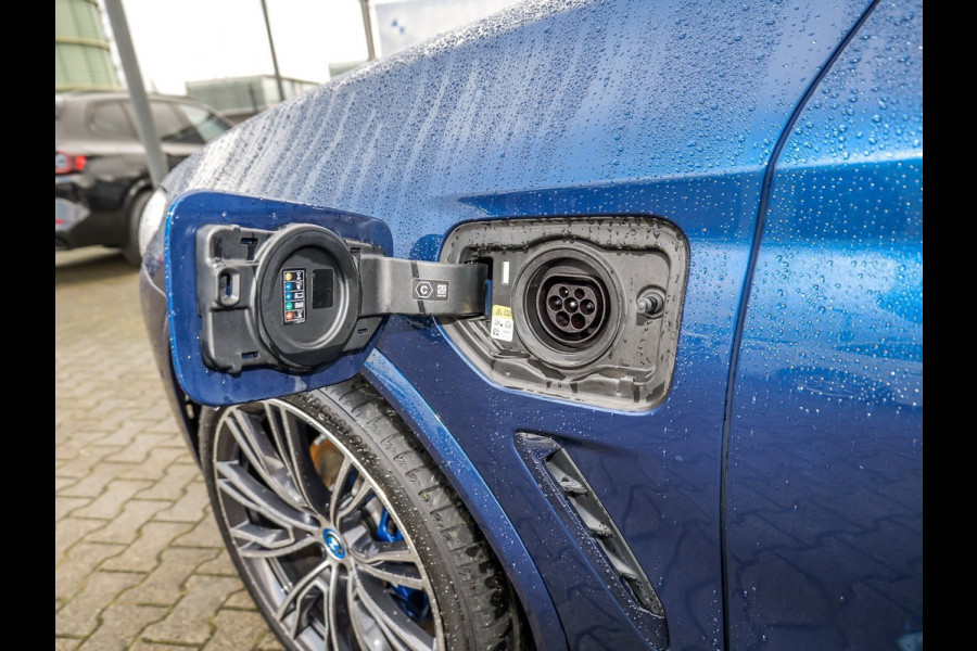 BMW X3 xDrive30e M-SPORT ** LASER, LEDER, NAVI+, HuD, PANORAMA, 21-inch LMV, KEYLESS ** 1e EIG - UNFALLFREI ** ** INFORMEER OOK NAAR ONZE AANTREKKELIJKE FINANCIAL-LEASE TARIEVEN **