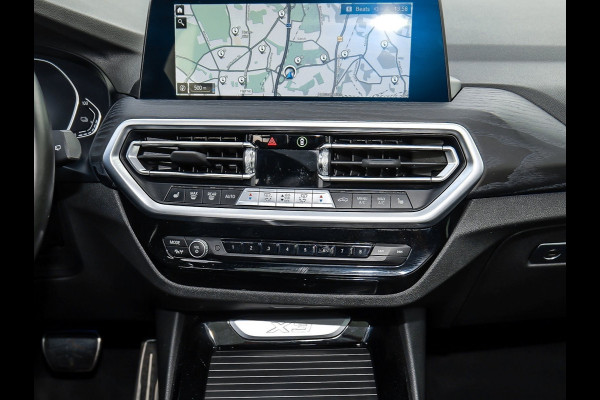 BMW X3 xDrive30e M-SPORT ** LASER, LEDER, NAVI+, HuD, PANORAMA, 21-inch LMV, KEYLESS ** 1e EIG - UNFALLFREI ** ** INFORMEER OOK NAAR ONZE AANTREKKELIJKE FINANCIAL-LEASE TARIEVEN **