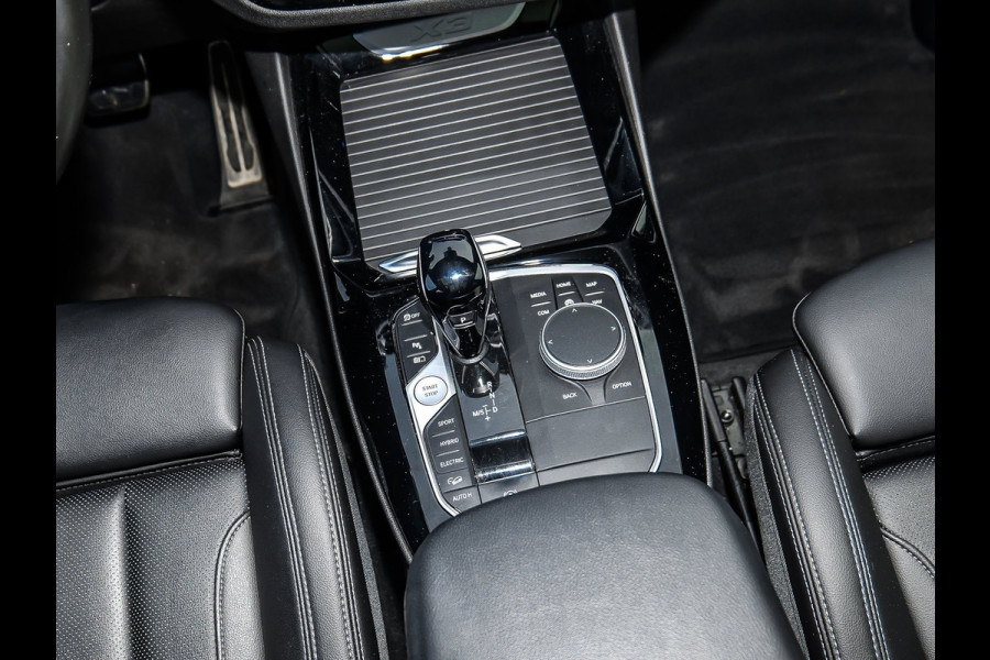 BMW X3 xDrive30e M-SPORT ** LASER, LEDER, NAVI+, HuD, PANORAMA, 21-inch LMV, KEYLESS ** 1e EIG - UNFALLFREI ** ** INFORMEER OOK NAAR ONZE AANTREKKELIJKE FINANCIAL-LEASE TARIEVEN **