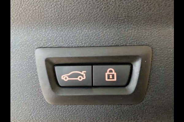 BMW X3 xDrive30e M-SPORT ** LASER, LEDER, NAVI+, HuD, PANORAMA, 21-inch LMV, KEYLESS ** 1e EIG - UNFALLFREI ** ** INFORMEER OOK NAAR ONZE AANTREKKELIJKE FINANCIAL-LEASE TARIEVEN **