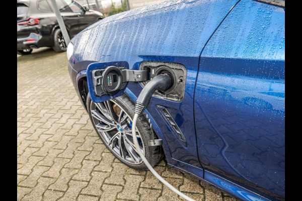 BMW X3 xDrive30e M-SPORT ** LASER, LEDER, NAVI+, HuD, PANORAMA, 21-inch LMV, KEYLESS ** 1e EIG - UNFALLFREI ** ** INFORMEER OOK NAAR ONZE AANTREKKELIJKE FINANCIAL-LEASE TARIEVEN **