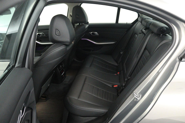 BMW 3-serie 320i High Executive Edition Automaat (PANORAMADAK, CAMERA, STOELVERWARMING, SPORTSTOELEN, DEALER ONDERHOUDEN, LEDER)