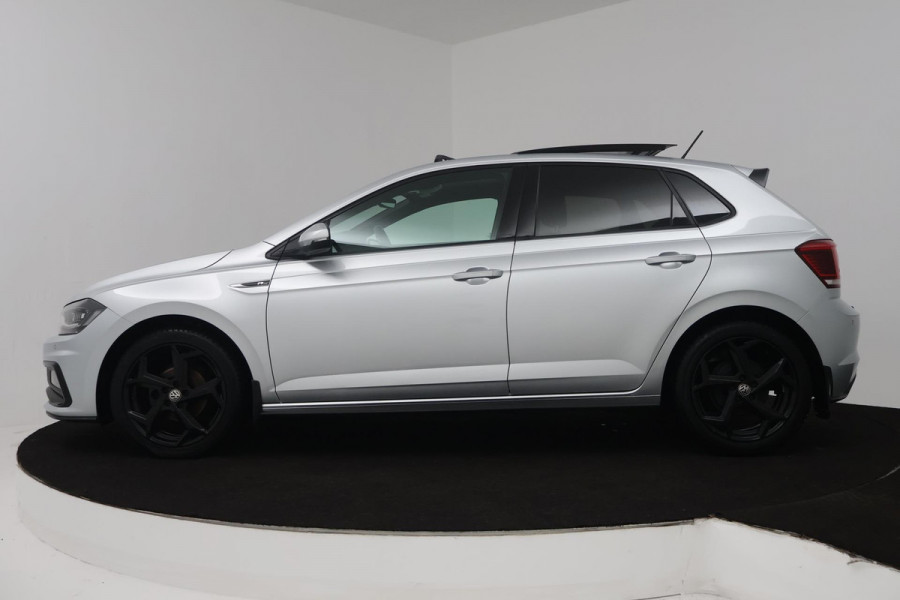 Volkswagen Polo 1.0 TSI Highline R-line (PANORAMADAK, CAMERA, VIRTUAL COCKPIT, NAVIGATIE, LED, CLIMA, PARKEERSENSOREN)